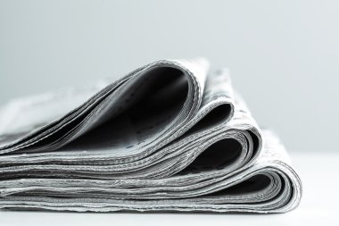 Gazeteler yığını