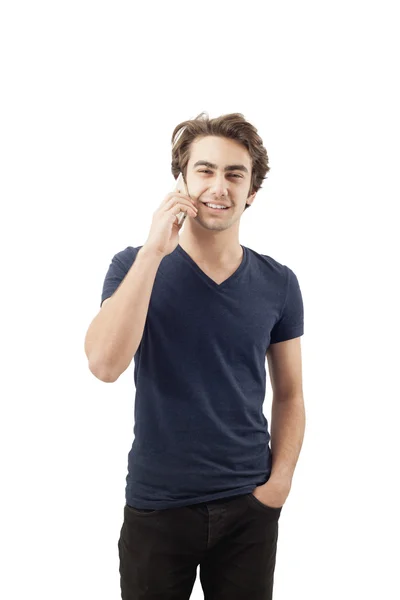 Šťastný mladý muž mluví na mobilním telefonu — Stock fotografie