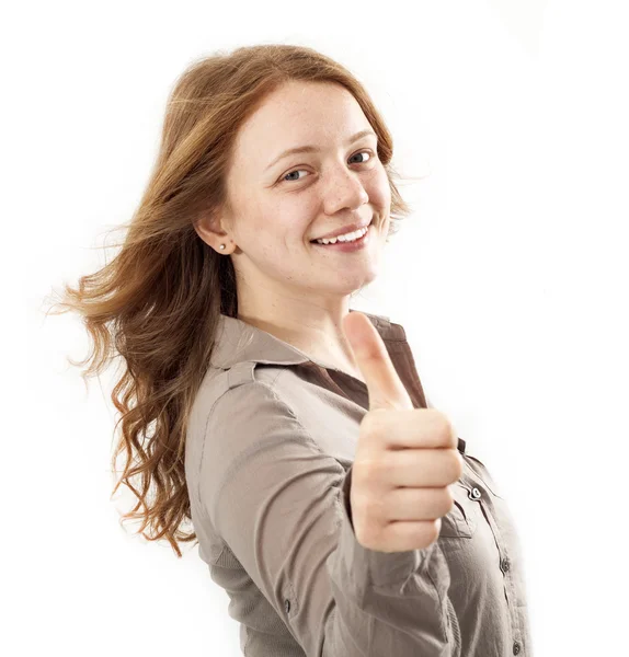 Mujer joven mostrando signo OK con el pulgar hacia arriba — Foto de Stock