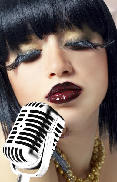 Singer woman — Stock Photo, Image