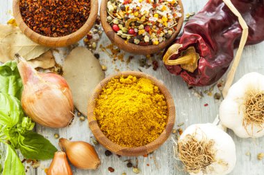 çeşitli baharatlar