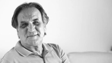 Son sınıf öğrencisinin portresi
