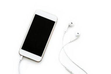 Hareket eden telefon ile kulaklık