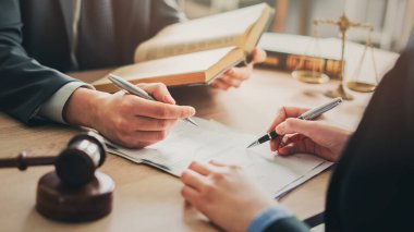 Masada yasal tartışma ve belge imzalama