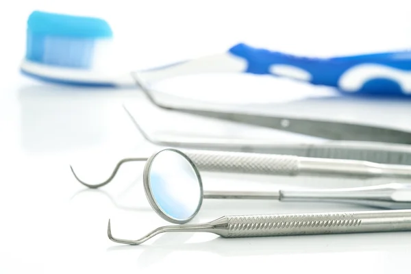 Herramientas dentales y cepillo de dientes — Foto de Stock