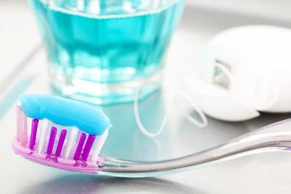 Herramientas dentales y cepillo de dientes — Foto de Stock