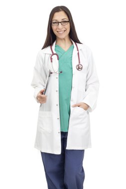 Beyaz doktor kadını gülümseyen