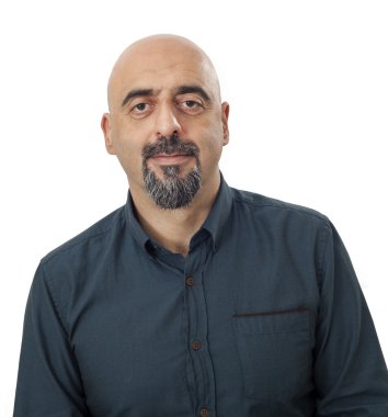 beyaz zemin üzerine adam portresi