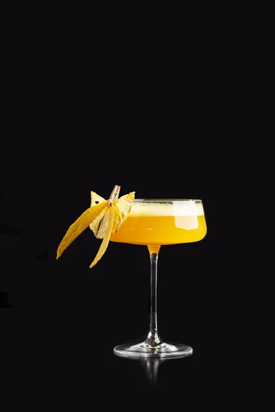 Sommarcocktail Pornstjärnan Martini Drick Med Passionsfrukt Vodka Liqueur Vanilla Syrup — Stockfoto