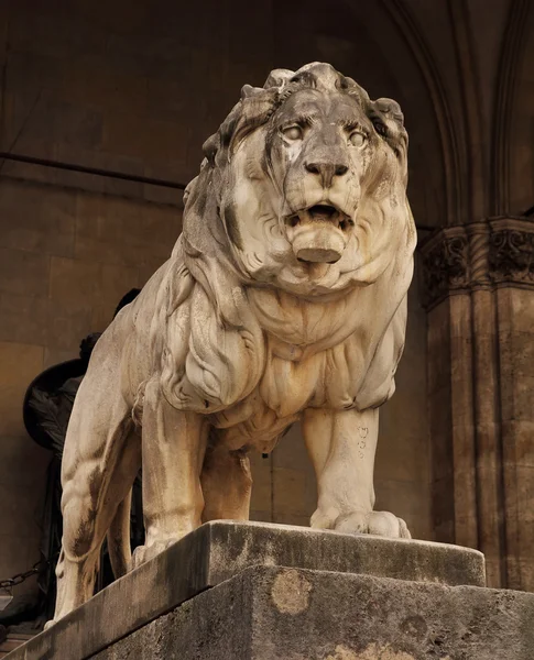 Lion statue in munich — Stock Photo, Image