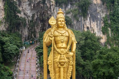 Batu mağaraları shiva heykeli