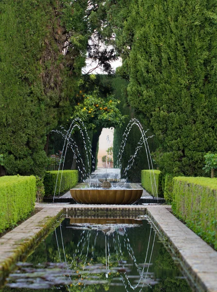 Zahradní fontána Alhambra — Stock fotografie