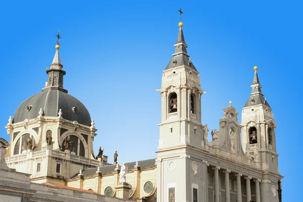 Catedral de la Almudena en Madrid — Foto de Stock