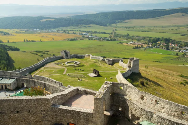 Castelo medieval ruínas vista aérea — Fotografia de Stock