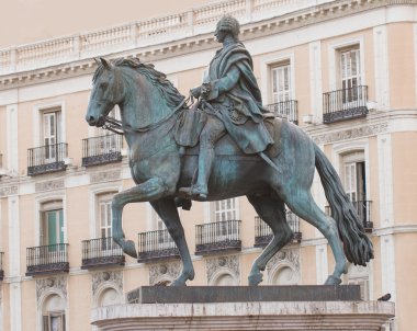 Kral Madrid atlı heykeli