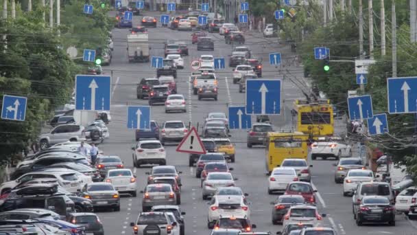 Drukke Stad Vervoer Mensen Auto Drukke Weg Kiev Verkeer Straat — Stockvideo