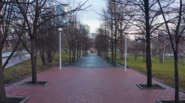 Salgın sırasında boş bir şehrin hava görüntüsü