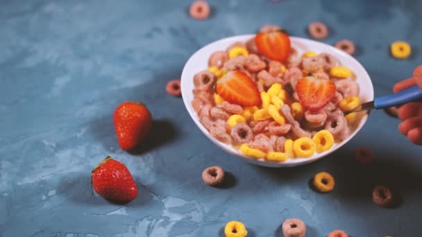 Micul Dejun Sănătos Cereale Fructe Pădure Deasupra Castron Mic Dejun — Videoclip de stoc
