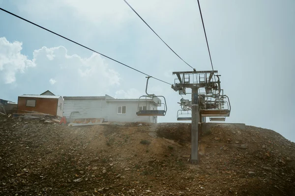 Nahaufnahme Einer Leeren Seilbahn Den Bergen Moderne Seilbahn Mit Bänken — Stockfoto