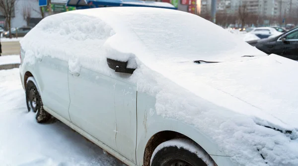 Das Auto War Mit Schnee Bedeckt Auto Unter Schnee Konzept — Stockfoto