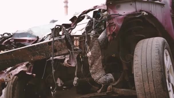 Arızalı Terk Edilmiş Bir Arabayı Kapatın Sokakta Kaza Üstüne Araba — Stok video