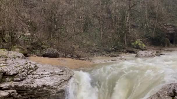 Beau Paysage Rivière Montagne Dans Une Nature Étonnante Mystérieuse Voie — Video