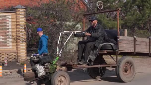 Voronej Russie Mars 2020 Homme Âgé Déplace Auto Transport Campagne — Video