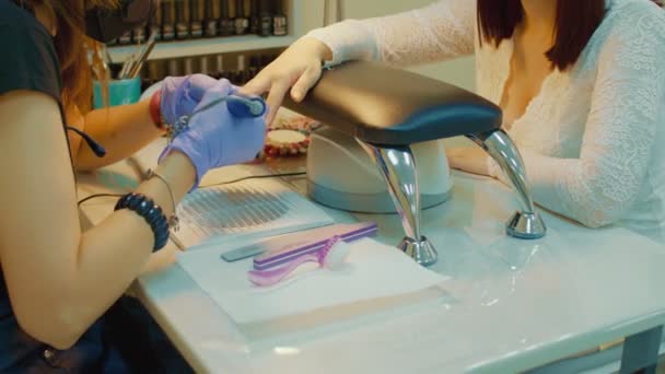 Maniküre Nagelpflege Nagelbehandlung Mit Maniküre Maschine Entfernung Des Alten Gellacks — Stockvideo