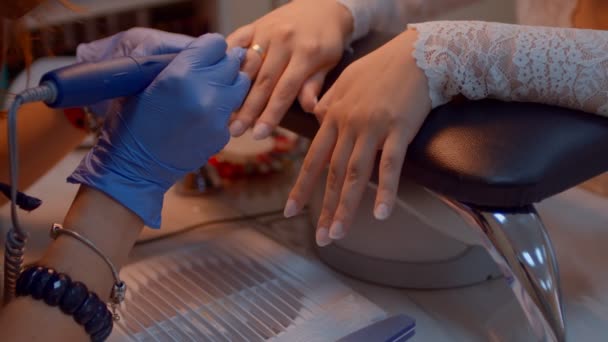 Maniküre Nagelpflege Nagelbehandlung Mit Maniküre Maschine Entfernung Des Alten Gellacks — Stockvideo