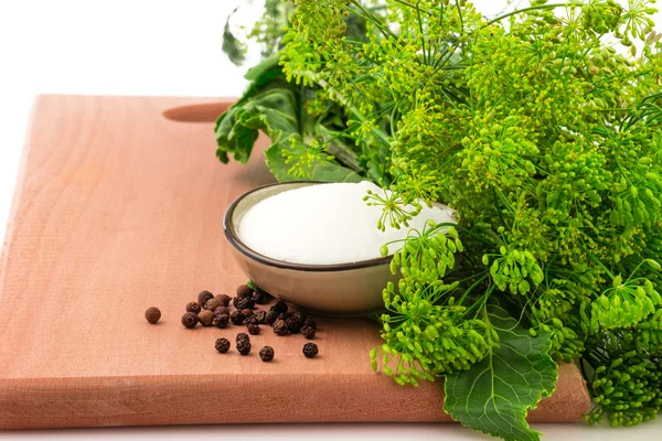 Bloom dill with black pepper on the cutting board — Stock Photo, Image