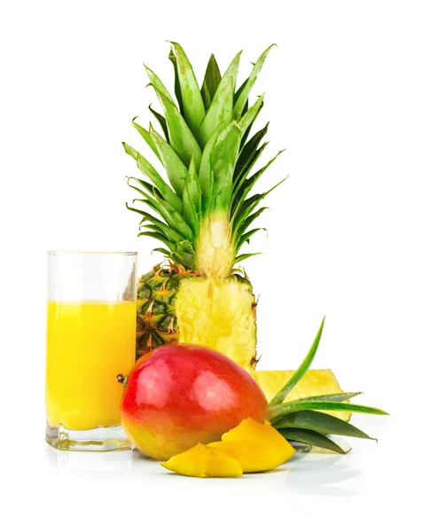 Мульти фруктовий сік з тропічними фруктами — стокове фото
