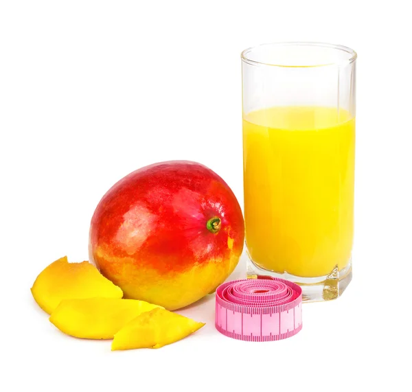 Mango suyu, mango meyve santimetre ile — Stok fotoğraf