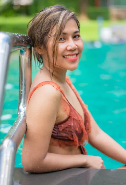 Porträt Asiatischer Frauen Badeanzügen — Stockfoto