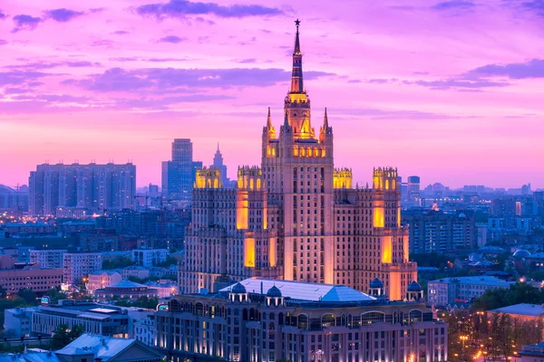 Fédération de Russie Ministère des Affaires étrangères gratte-ciel bâtiment dans le centre de Moscou au coucher du soleil Image En Vente