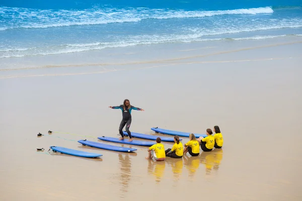 France, Biarritz, 21 July 2015: surf school at the sand beach — Stock Photo, Image