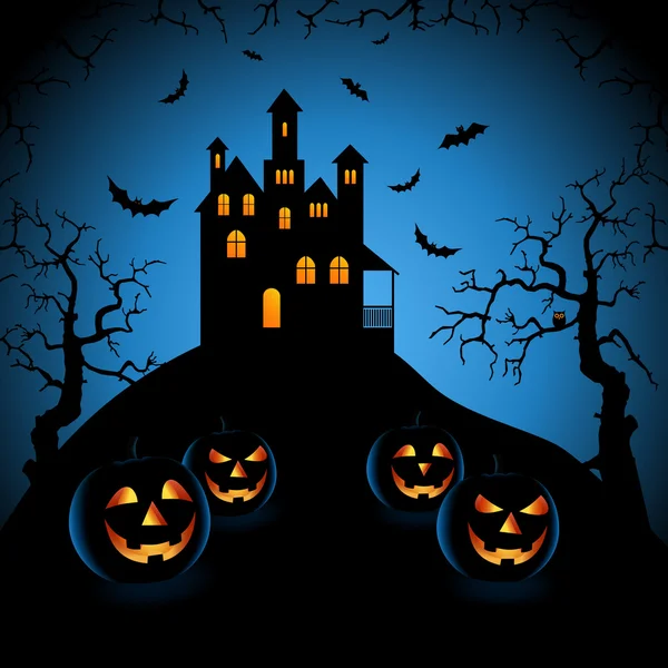 Halloween blauwe nacht met achtervolgd kasteel en grijnzende pompoenen — Stockvector