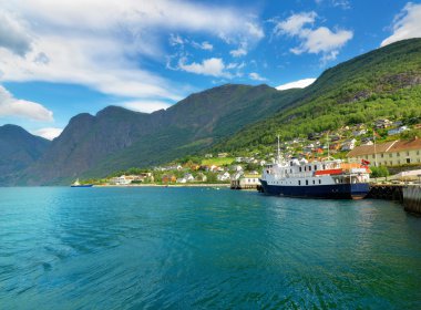 Aurland köyü. Aurlandsfjord, Norveç