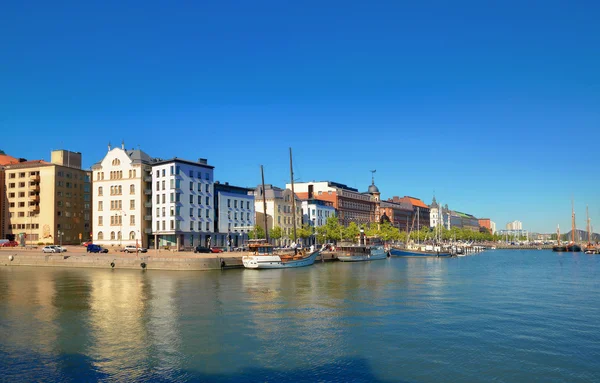 Stadsbilden i hamnen med båtar i gamla stan — Stockfoto