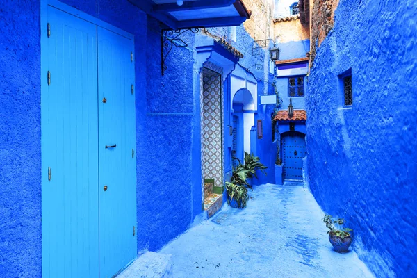 Narrow Courtyard Traditional Blue Coloured Walls Houses Old Medina Chefchaouen — Stock Photo, Image