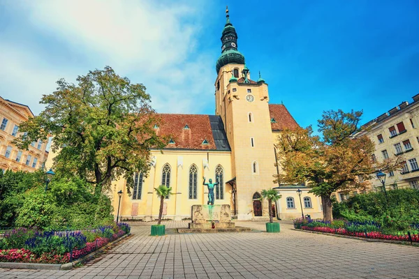 Baden Vienna Austria Październik 2017 Widok Kościoła Parafialnego Stefana Rzeźba — Zdjęcie stockowe