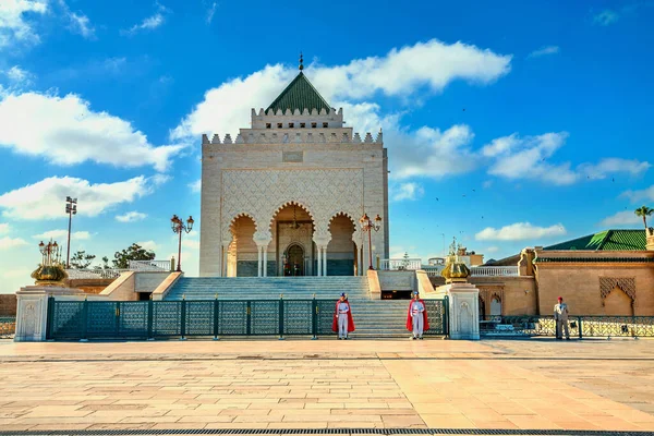 Rabat Morocco Julho 2018 Mausoléu Com Guardas Túmulo Rei Maomé — Fotografia de Stock