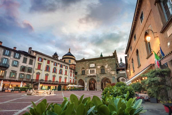 Historic Square Piazza Vecchia Contarini Fountain Upper Old City Bergamo — Stock Photo, Image