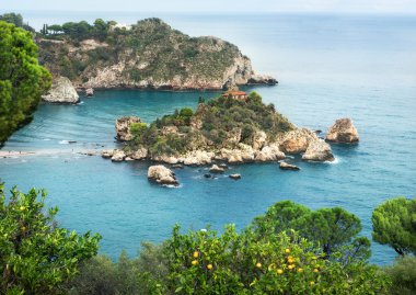 Isola Bella beach
