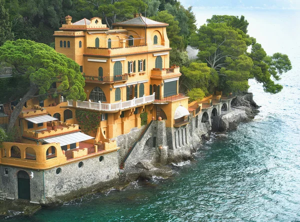 イタリアのポルトフィーノの近くの海辺の別荘 — ストック写真