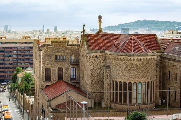 通りとバルセロナの教会都市の景観, — ストック写真