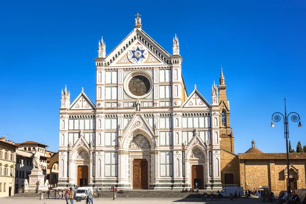 Santa Croce Piazza y la Iglesia — Foto de Stock