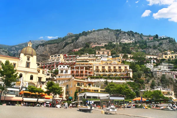 Positano resort na costa de Amalfi. Itália — Fotografia de Stock