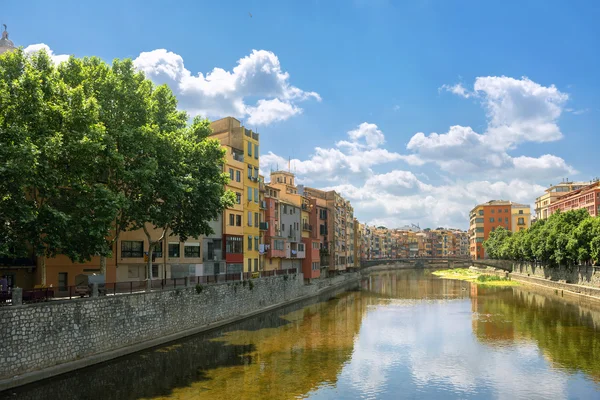 Bunte Häuser in Girona — Stockfoto