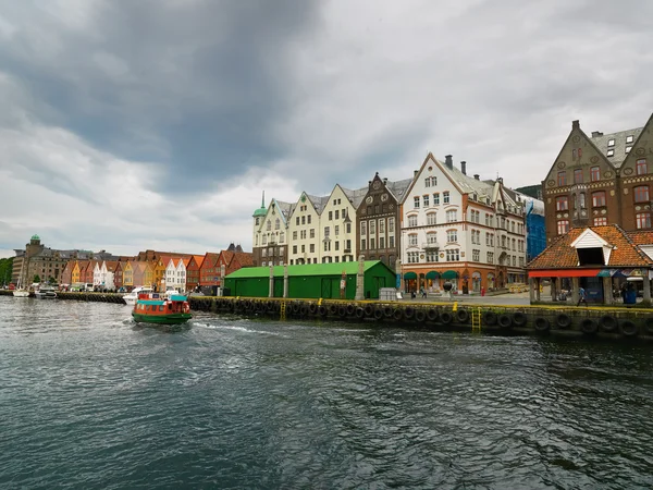 Trähus i bryggen — Stockfoto