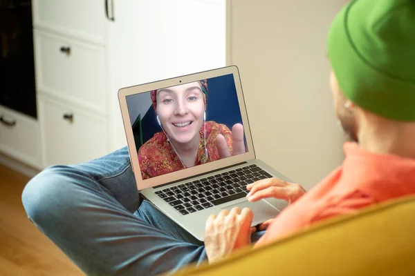 Man Videocalling Laptop Girl Online Dating Virtual Meeting Internet Dates — Stock Photo, Image